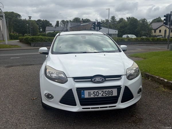 Ford Focus Hatchback, Petrol, 2011, White