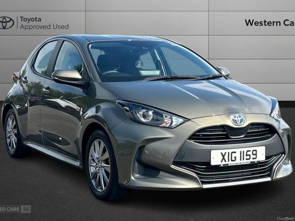 Toyota Yaris Hatchback, Petrol Hybrid, 2023, Brown