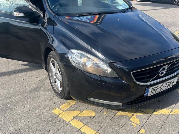 Volvo V40 Hatchback, Diesel, 2015, Black
