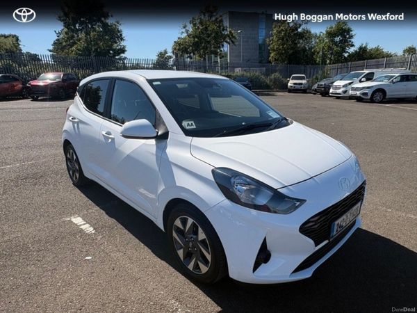Hyundai i10 Hatchback, Petrol, 2024, White