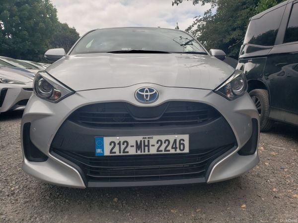 Toyota Yaris Hatchback, Petrol Hybrid, 2021, Silver
