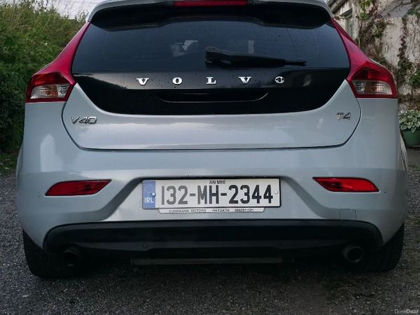 Volvo V40 Hatchback, Petrol, 2013, Grey