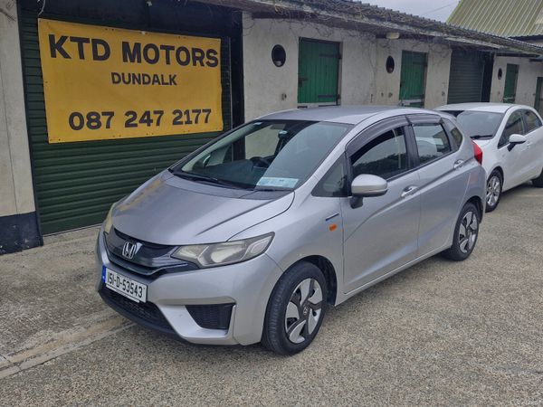 Honda Fit Hatchback, Petrol Hybrid, 2015, Silver