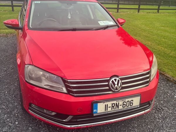 Volkswagen Passat Saloon, Diesel, 2011, Red