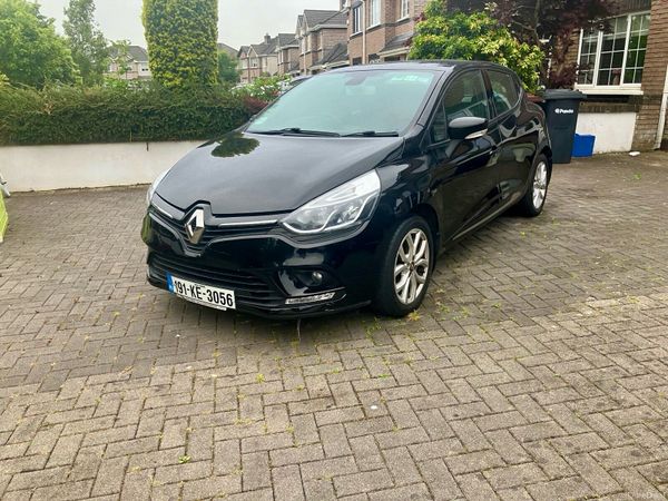 Renault Clio Hatchback, Petrol, 2019, Black