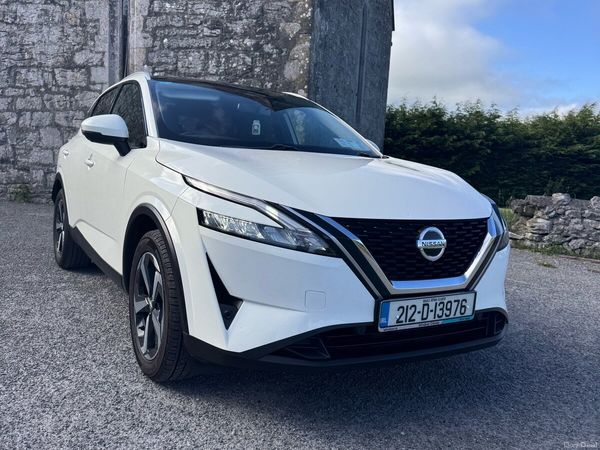Nissan Qashqai MPV, Petrol, 2021, White