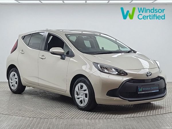 Toyota Aqua Hatchback, Petrol Hybrid, 2022, White