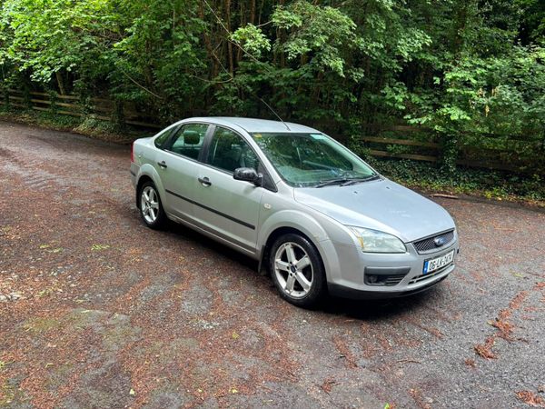 Ford Focus Saloon, Petrol, 2006, Silver