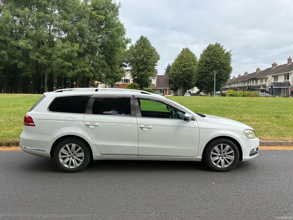 Volkswagen Passat Estate, Petrol, 2012, White