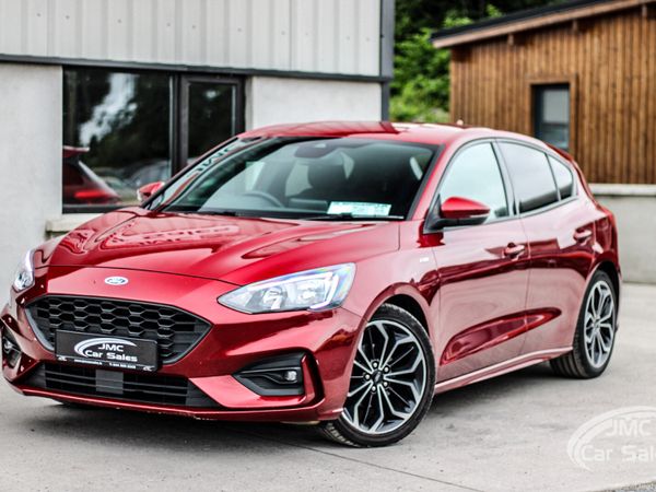 Ford Focus Hatchback, Diesel, 2019, Red