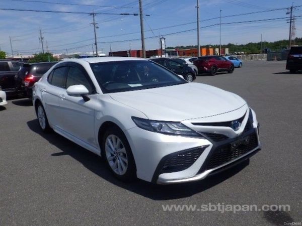 Toyota Camry Saloon, Petrol Hybrid, 2021, White