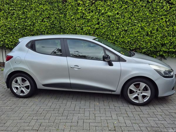 Renault Clio Hatchback, Petrol, 2014, Silver