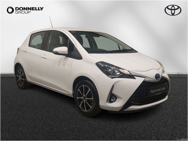 Toyota Yaris Hatchback, Petrol Hybrid, 2019, White