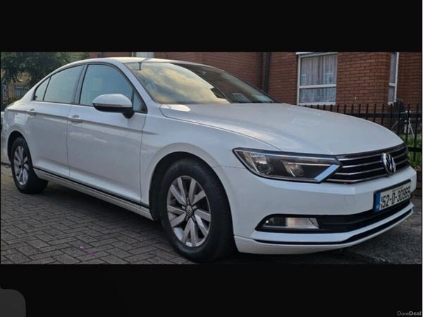 Volkswagen Passat Saloon, Diesel, 2015, White