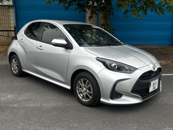 Toyota Yaris Hatchback, Petrol, 2021, Silver