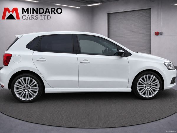 Volkswagen Polo Hatchback, Petrol, 2015, White