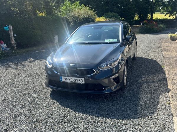Kia Ceed Hatchback, Petrol, 2019, Grey