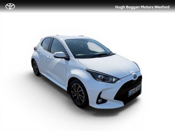 Toyota Yaris Hatchback, Petrol Hybrid, 2023, White