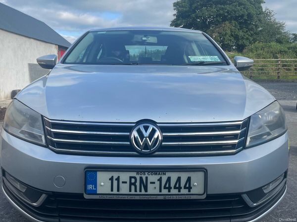 Volkswagen Passat Saloon, Diesel, 2011, Silver