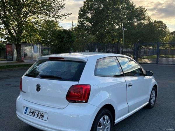 Volkswagen Polo Hatchback, Petrol, 2011, White