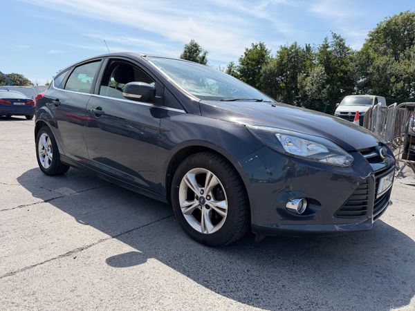 Ford Focus Hatchback, Petrol, 2012, Grey