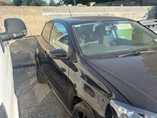 Volkswagen Polo Hatchback, Petrol, 2011, Black