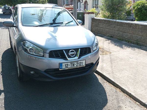 Nissan Qashqai Hatchback, Diesel, 2012, Grey