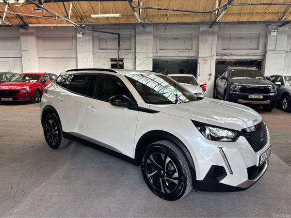 Peugeot 2008 MPV, Petrol, 2023, White