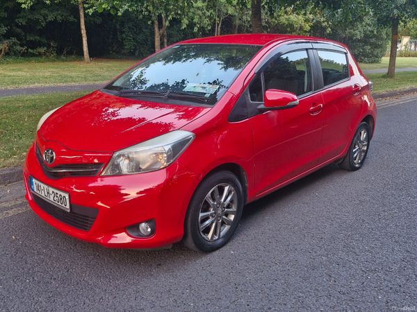Toyota Yaris Hatchback, Petrol, 2014, Red