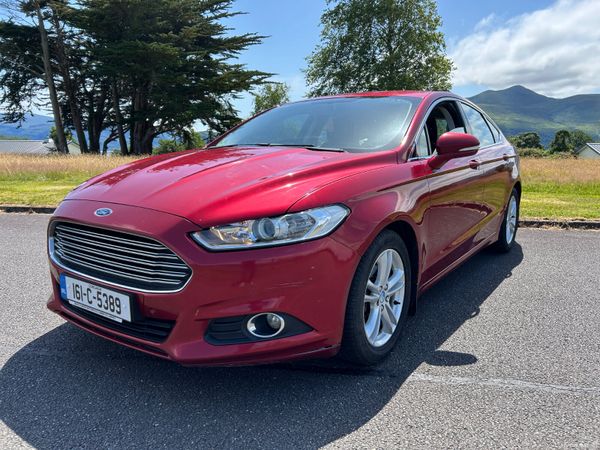Ford Mondeo Hatchback, Diesel, 2016, Red