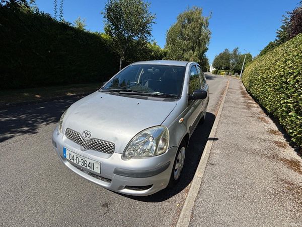 Toyota Yaris Hatchback, Petrol, 2004, Silver