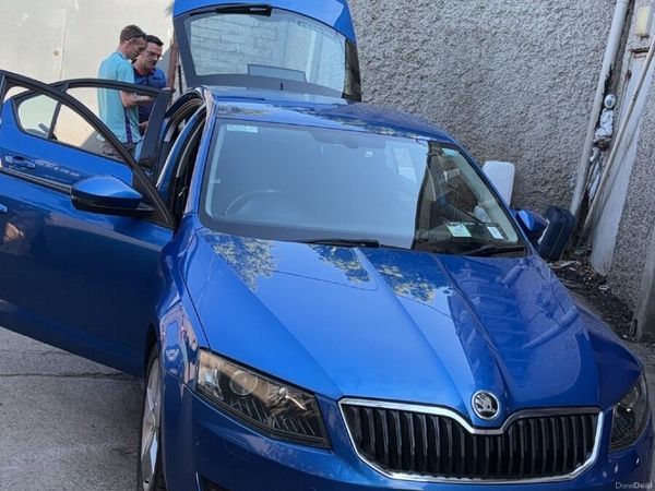 Skoda Octavia Hatchback, Diesel, 2017, Blue