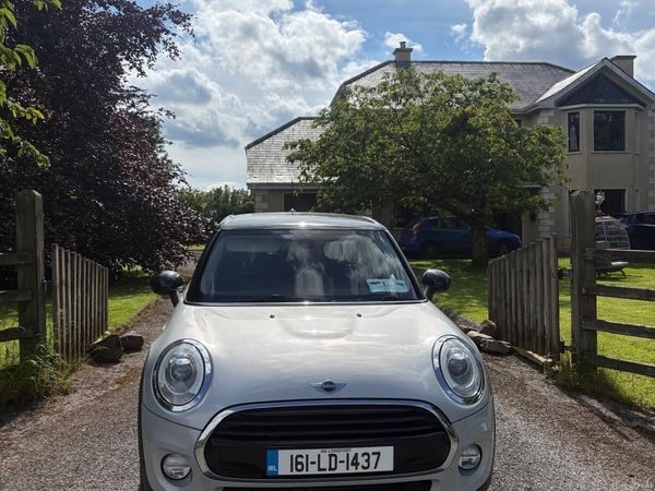 Mini Cooper Hatchback, Petrol, 2016, Silver