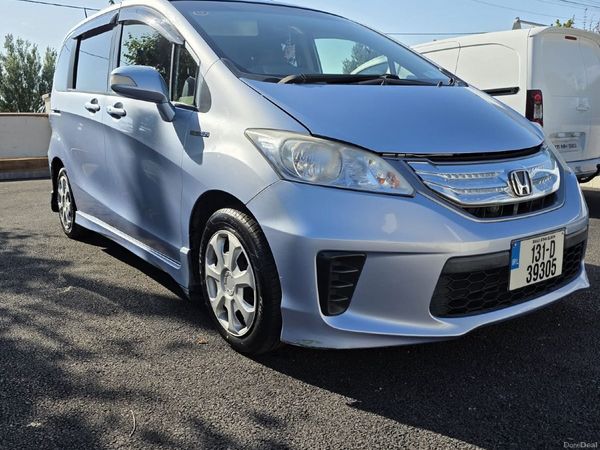 Honda Freed MPV, Petrol Hybrid, 2013, Blue