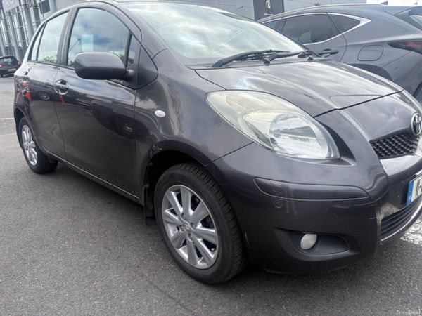 Toyota Yaris Hatchback, Petrol, 2011, Grey