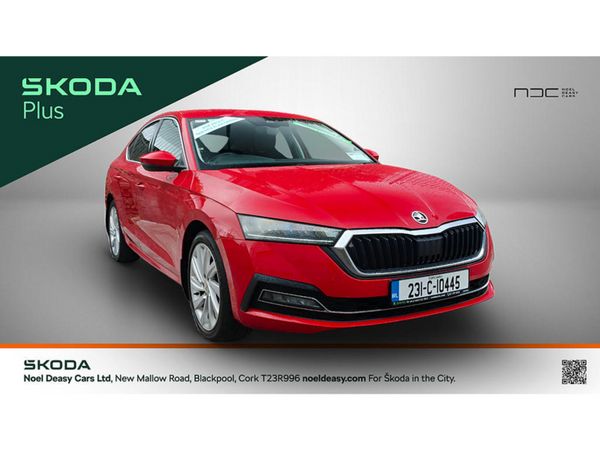 Skoda Octavia Hatchback, Diesel, 2023, Red
