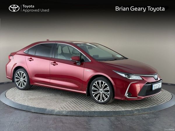 Toyota Corolla Saloon, Petrol Hybrid, 2019, Red