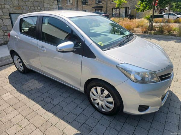 Toyota Yaris Hatchback, Petrol, 2012, Silver