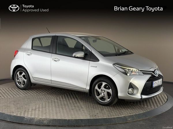 Toyota Yaris Hatchback, Petrol Hybrid, 2017, Grey