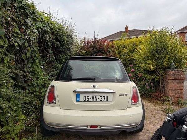Mini Cooper Hatchback, Petrol, 2005, White