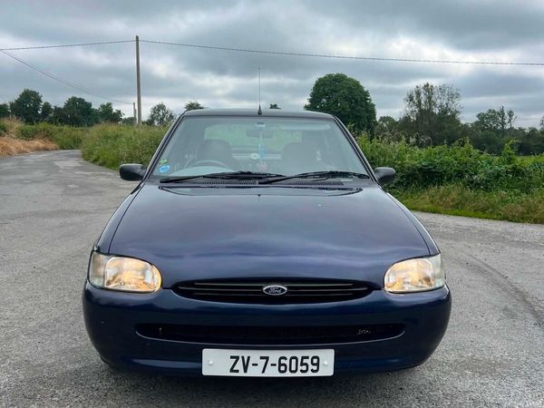 Ford Escort Hatchback, Petrol, 1996, Blue