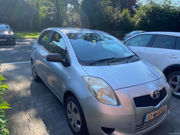 Toyota Yaris Hatchback, Petrol, 2007, Silver