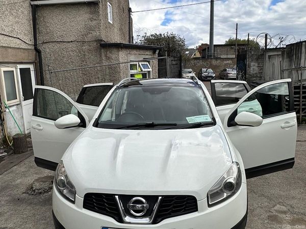 Nissan Qashqai Hatchback, Diesel, 2012, White