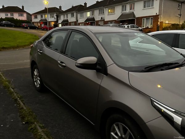 Toyota Corolla Saloon, Diesel, 2015, Bronze