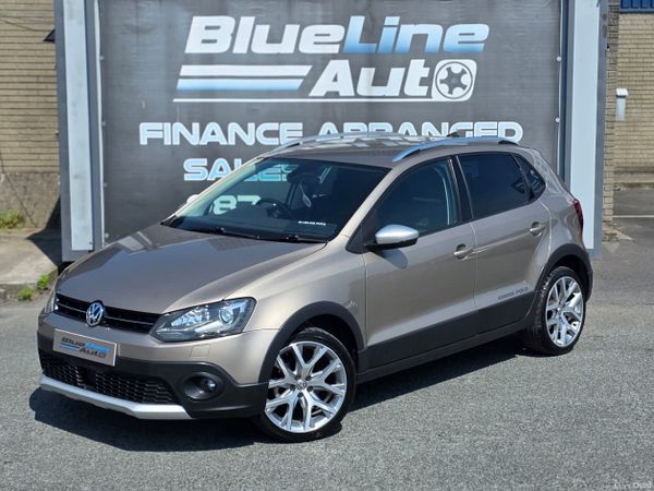 Volkswagen Polo Hatchback, Petrol, 2016, Gold