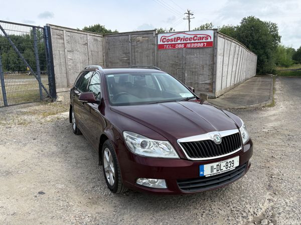 Skoda Octavia Estate, Diesel, 2011, Red