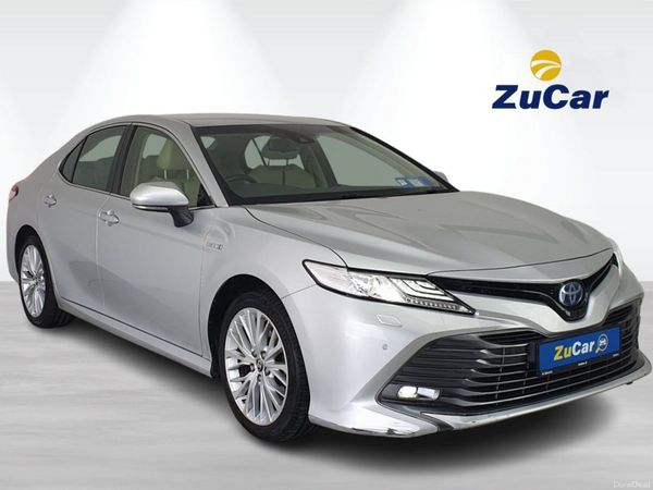 Toyota Camry Saloon, Petrol Hybrid, 2019, Grey