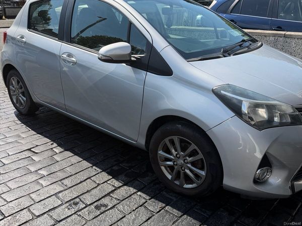 Toyota Yaris Hatchback, Petrol, 2017, Grey