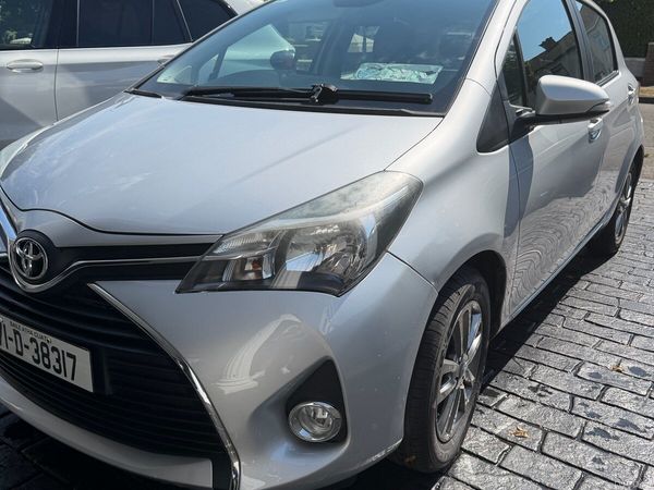 Toyota Yaris Hatchback, Petrol, 2017, Grey