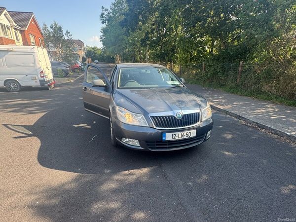 Skoda Octavia Saloon, Diesel, 2012, Grey
